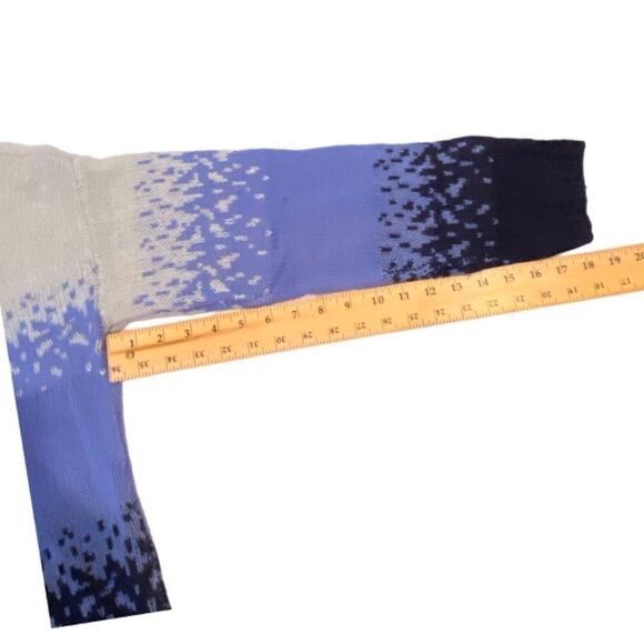 1209 C By Bloomingingdales Cashmere Crewneck Sweater Blue Snowflakes Size M New - Picture 5 of 7